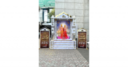 COLORS de raha hain bhakton ko Lakshmi aur Narayan ka anokha darshan